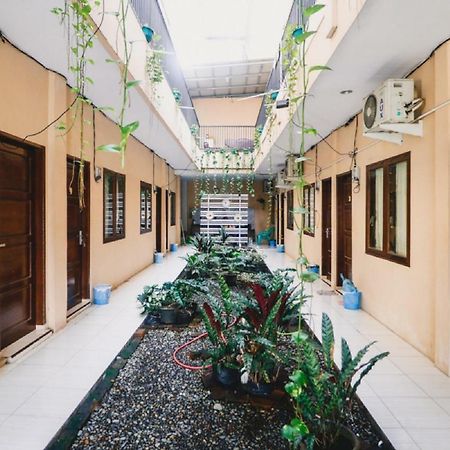 Reddoorz Near Jalan Gatot Subroto Medan Hotel Kültér fotó