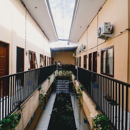 Reddoorz Near Jalan Gatot Subroto Medan Hotel Kültér fotó