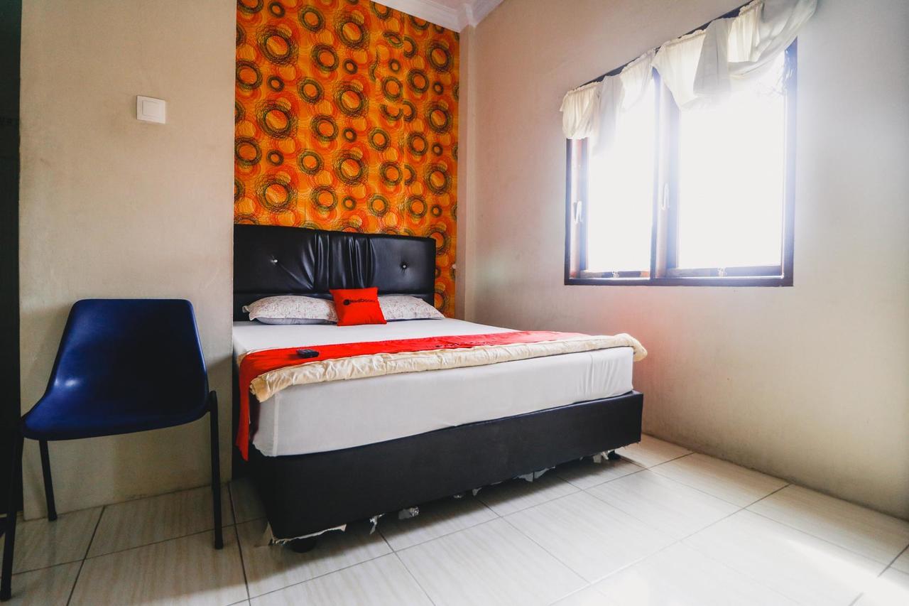 Reddoorz Near Jalan Gatot Subroto Medan Hotel Kültér fotó
