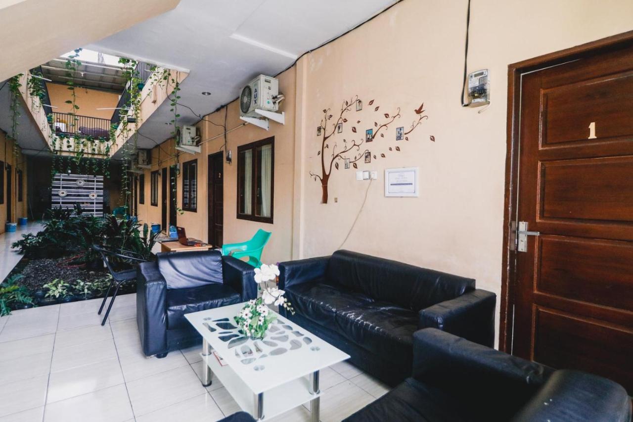 Reddoorz Near Jalan Gatot Subroto Medan Hotel Kültér fotó