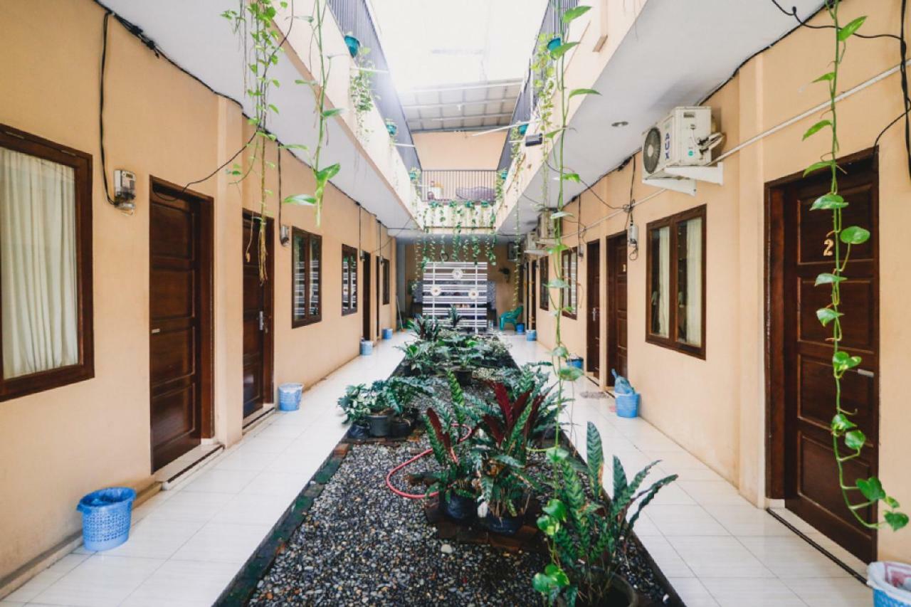 Reddoorz Near Jalan Gatot Subroto Medan Hotel Kültér fotó